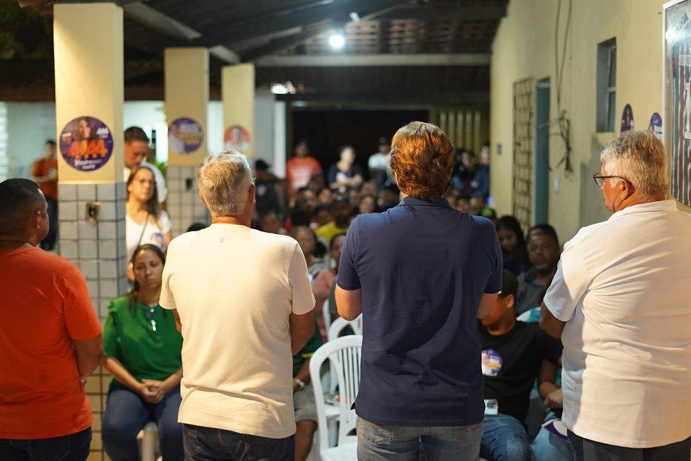 Público e participantes acompanham o encontro na Soledade, em Aracaju